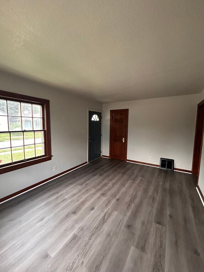 Foto del edificio - 4114 Monroe St