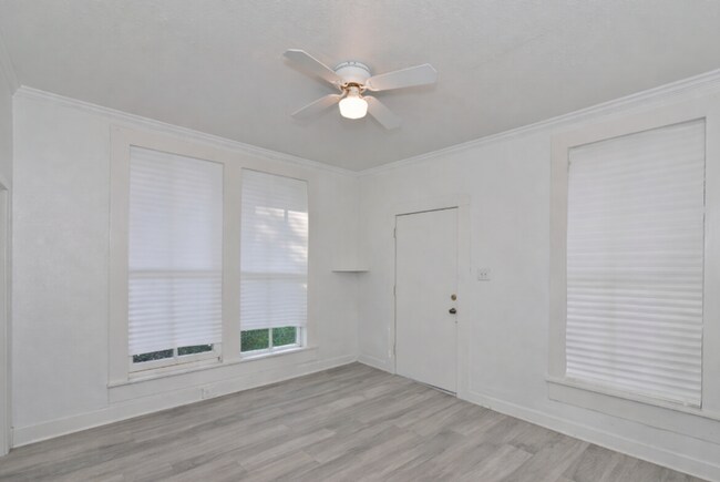 Foto del edificio - 113 S Olive St