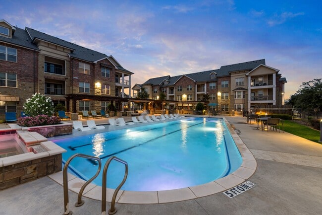Building Photo - Auberge of Burleson