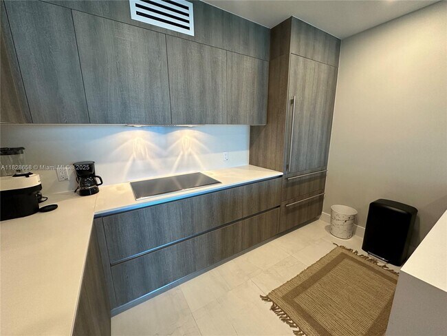Foto del edificio - 17550 Collins Ave