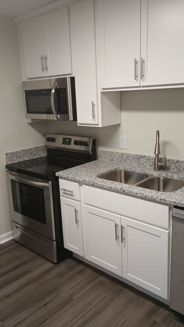 Foto del edificio - 314-316 Brookedge Drive