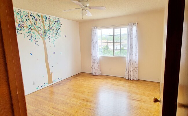 Foto del edificio - 2229 Hendricks Ave