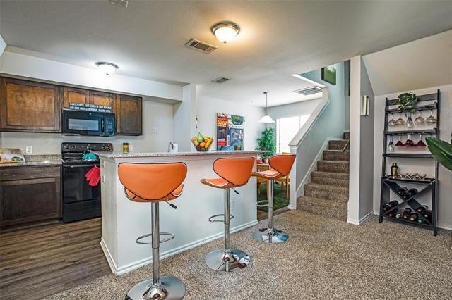 Foto del edificio - 9837 Walnut St