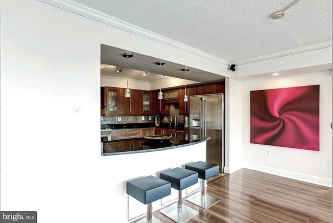 Building Photo - 1300 Army Navy Dr