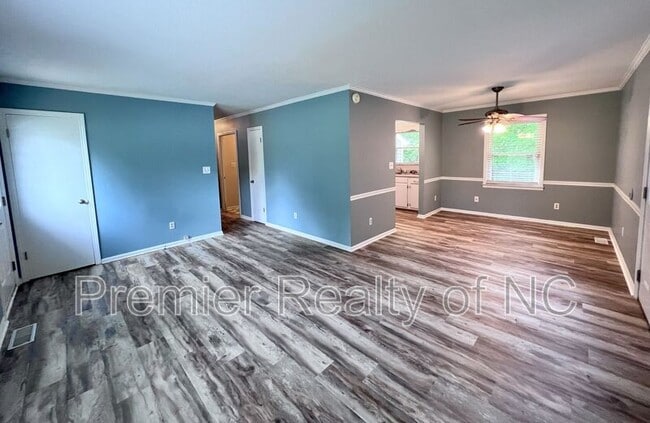 Building Photo - 420 Tot St