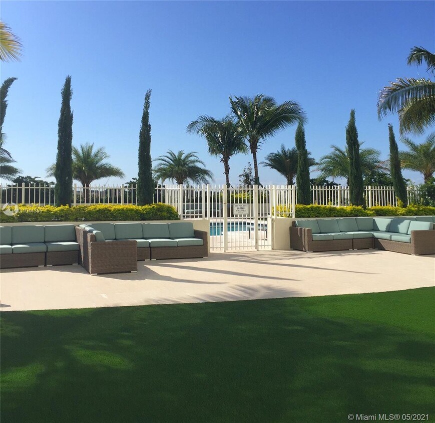 3000 Coral Way Unit 817, Coral Gables, FL 33145 Condo for Rent in