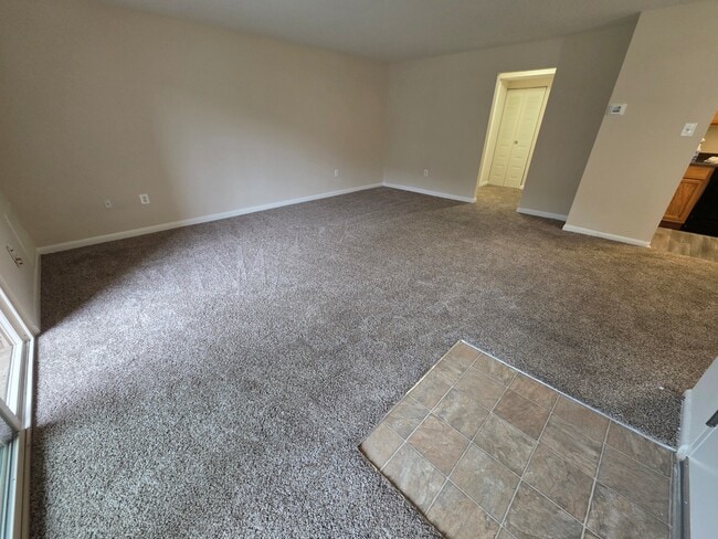 Interior Photo - Summit Crest