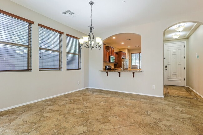 Building Photo - 3252 E Virgil Dr
