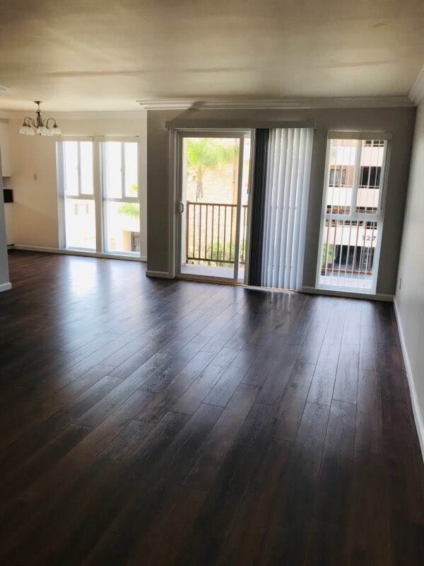 Large living space with balcony from ocean vi - 730 Esplanade
