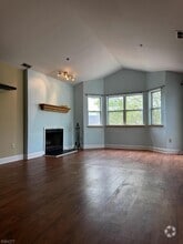 Building Photo - 388 Keswick Dr