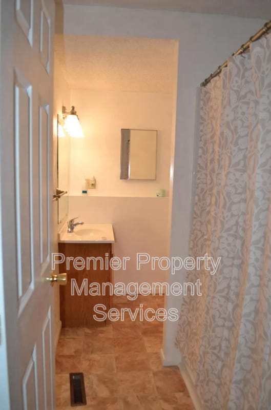 Building Photo - 10 Miners Pl