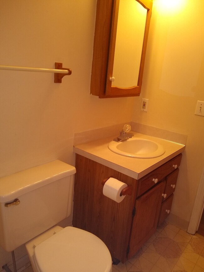 Foto del edificio - 6698 Pleasantview St NE