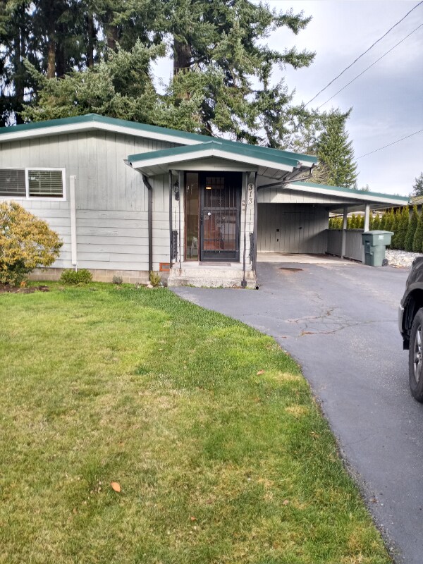 Primary Photo - 313 Pecks Dr