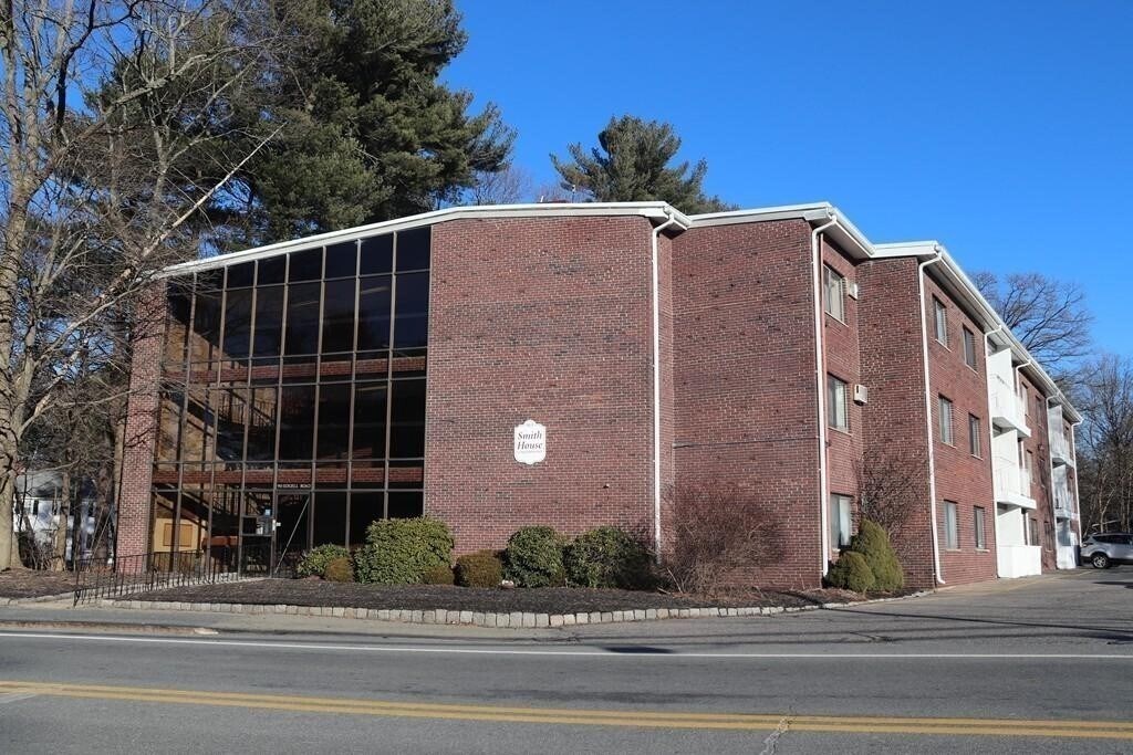 Foto principal - 915 Edgell Rd