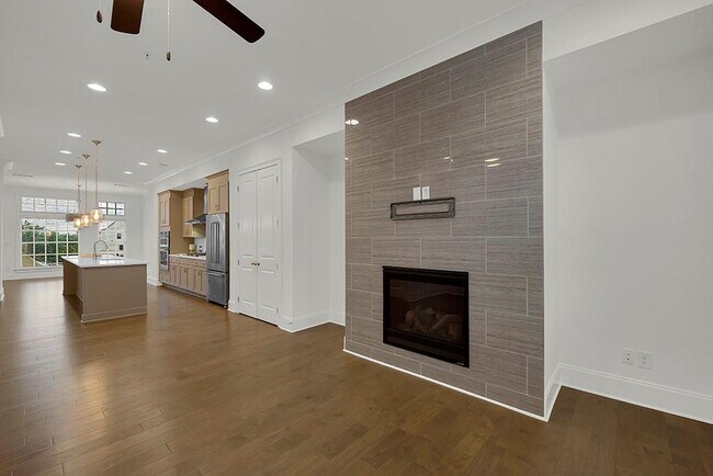 Foto del edificio - 6807 Encore Blvd