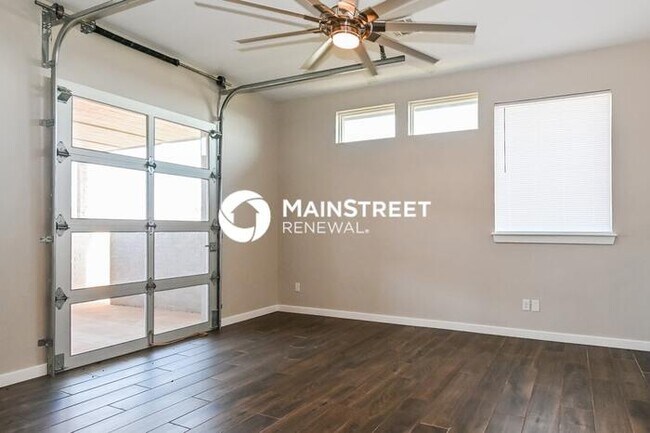 Building Photo - 4 Bedroom Pet-Friendly Home in Oklahoma City, OK with Main Street Renewal