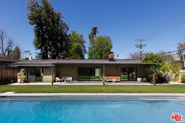 Building Photo - 5352 Hinton Ave