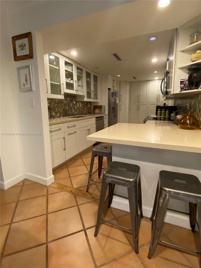 Building Photo - 1111  Crandon  A306 Key Biscayne Fl 33149