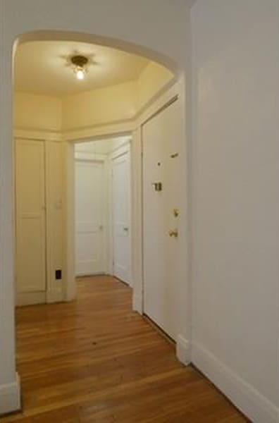 Entry Hall - 68 Linden St