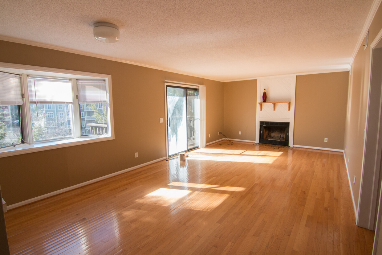 OPEN LIVING/DINING - 200 Racquet Club Rd