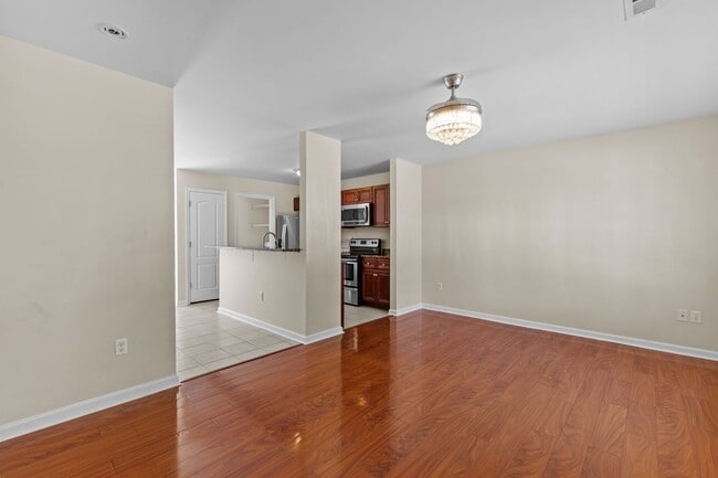 Building Photo - 515 Battery Ave