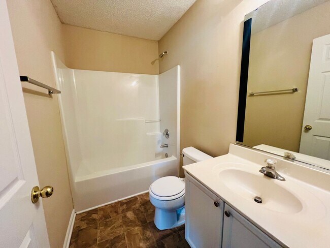 Building Photo - 5217 Elizabeth Rd