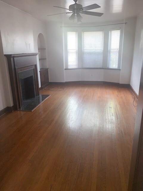 Living Room - 1566 Lee St E