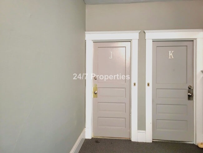 Building Photo - ONE MONTH FREE - 1BD I 1BA Unit - Nob Hill