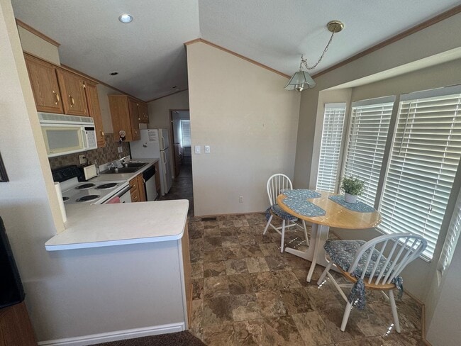 Building Photo - 2 Bed 2 Bath FURNISHED home! 55+ Age Restriction