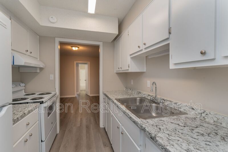 Primary Photo - 1546 Hamilton Dr