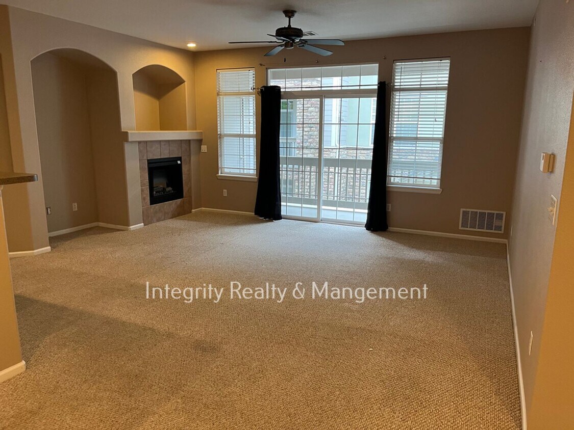 Primary Photo - 1560 Olympia Cir