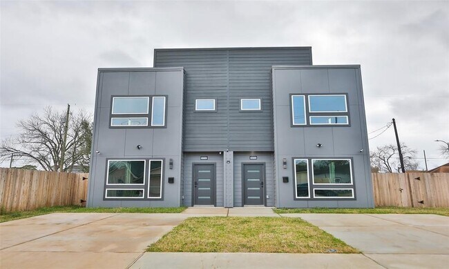 Foto del edificio - 9315 Ashville Dr