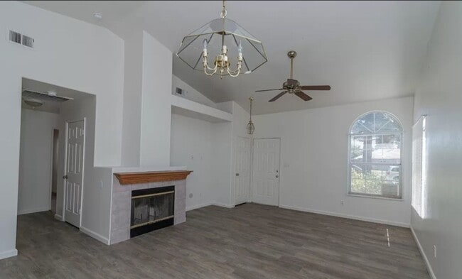 Building Photo - Charming Home For Rent