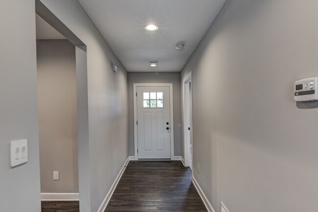Building Photo - 1662 Charleston Dr