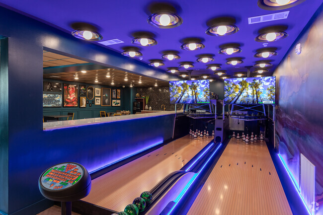 Bowling Lounge - The Mallory