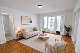 Building Photo - 807 N Martel Ave