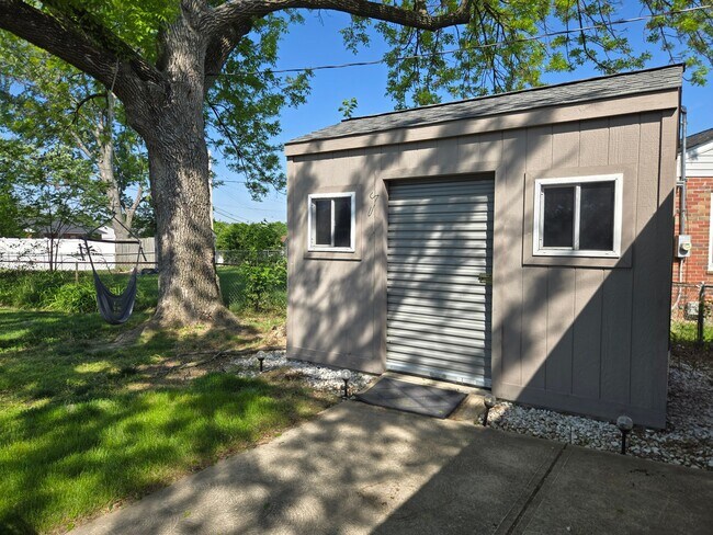 Foto del edificio - 10718 Cathy Dr