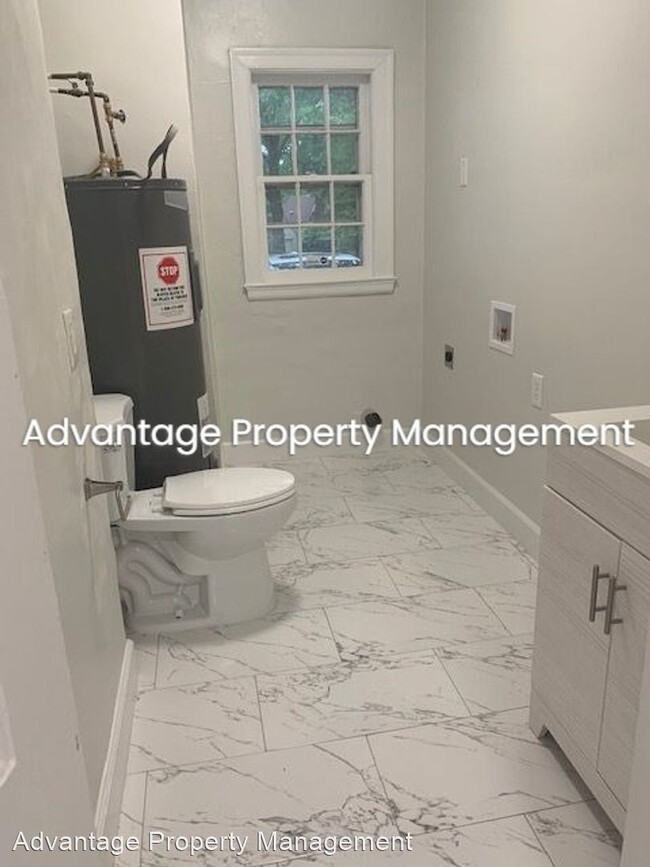 Foto del edificio - 4 br, 2 bath House - 1038 E. Rainbow Dr.