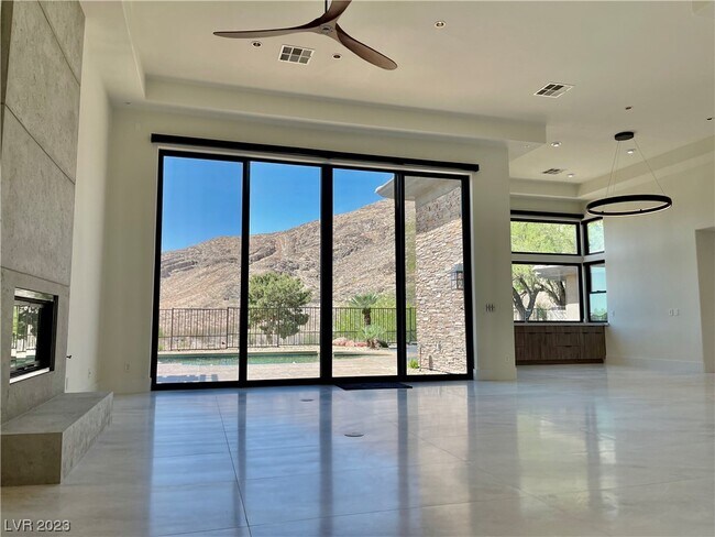Building Photo - 2577 Red Arrow Dr