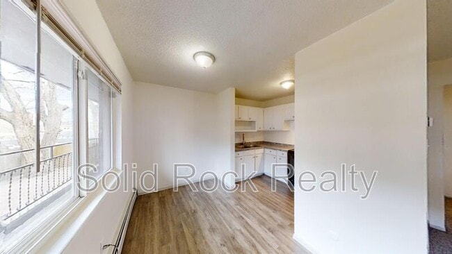 Building Photo - 1411 S Corona Ave