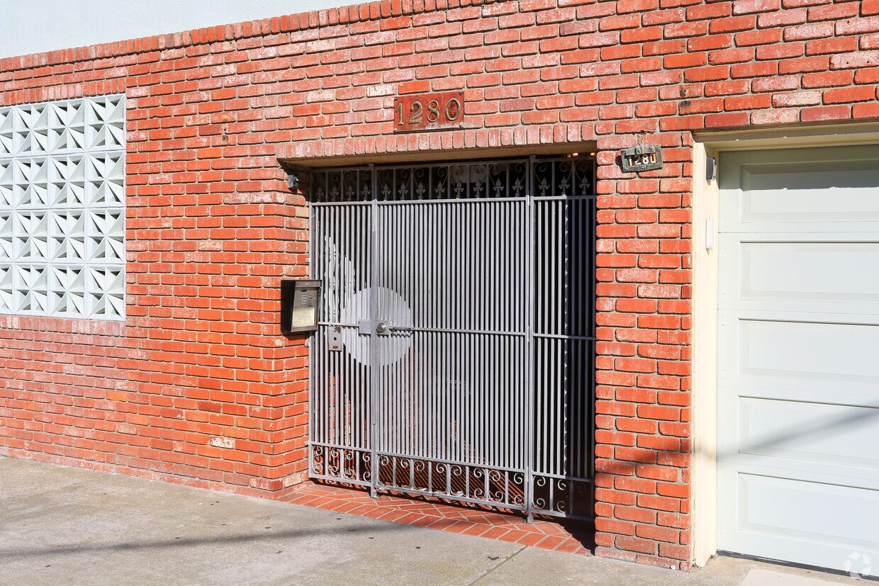 Entrance - 1280 15th Ave