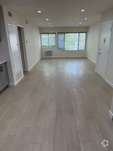 Building Photo - 711 Westmount Dr