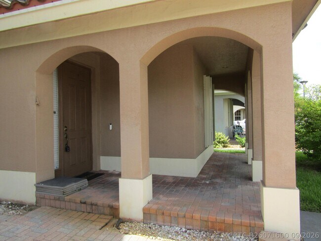 Foto del edificio - 1756 SW Jamesport Dr
