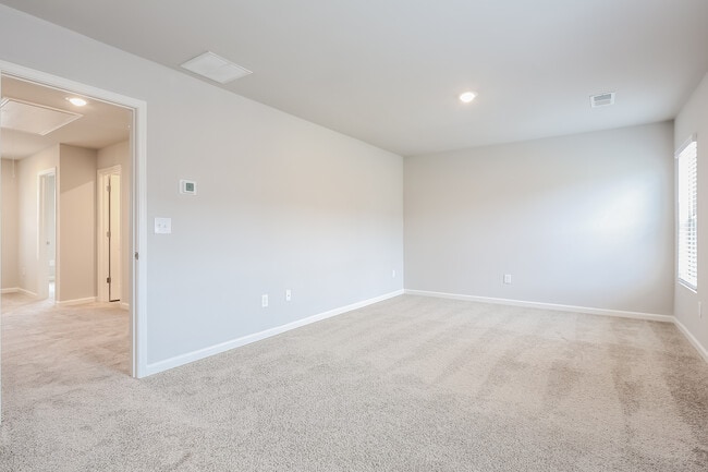Building Photo - 931 Equine Dr