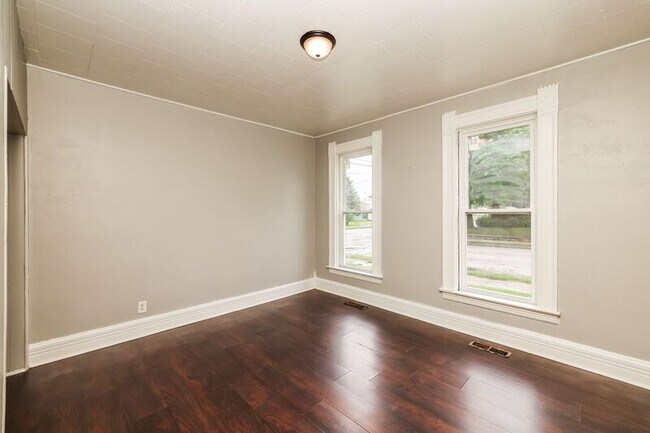 Foto del edificio - 1601-1603-1603 Edwards Ave