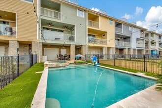 Building Photo - 1414 Veranda Mist