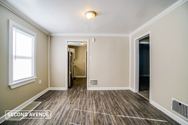 Building Photo - 3002 Roosevelt Ave
