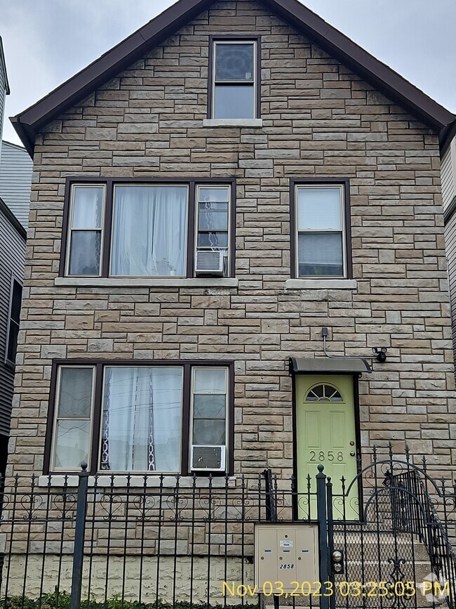 Building Photo - 2858 N Drake Ave