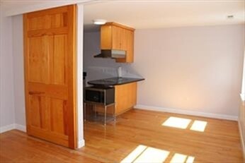 Building Photo - 56 Beach St