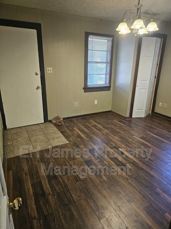 Foto del edificio - 217 N Wilson Ave